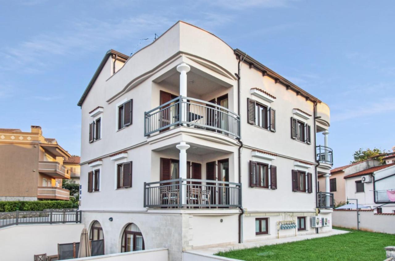 Apartments Villa Alba Poreč Eksteriør billede